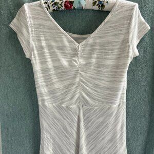 CABI Women's short-sleeve Gray & White Striped Lightweight Tee | XS